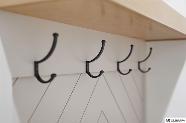 2337 S 89th Street, Lincoln, NE 68520