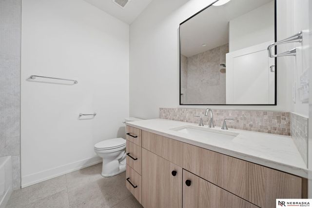 2337 S 89th Street, Lincoln, NE 68520