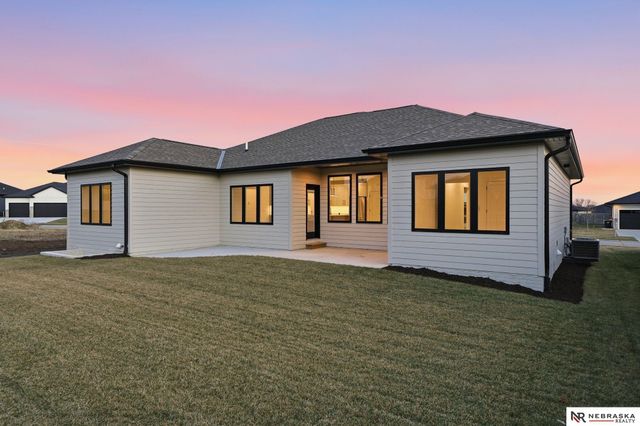 2337 S 89th Street, Lincoln, NE 68520