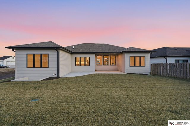 2337 S 89th Street, Lincoln, NE 68520