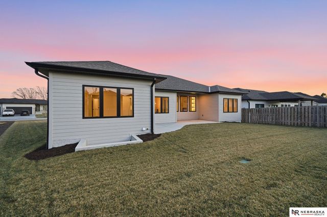 2337 S 89th Street, Lincoln, NE 68520