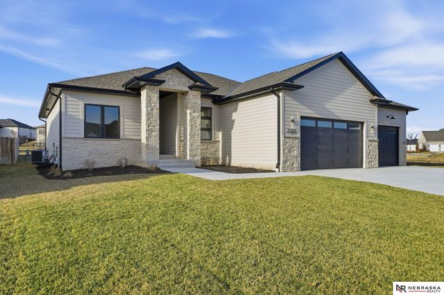 2337 S 89th Street, Lincoln, NE 68520