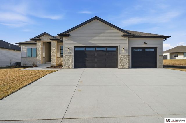 2337 S 89th Street, Lincoln, NE 68520