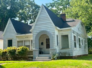 615 Jackson Avenue, Evansville, IN 47713