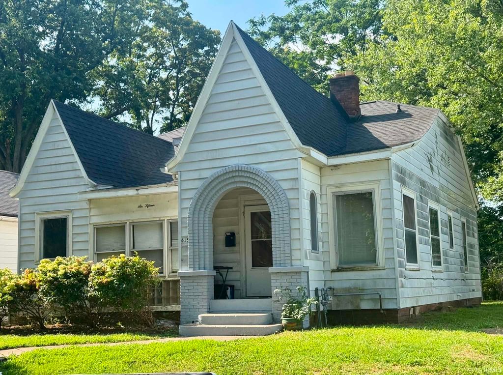 615 Jackson Avenue, Evansville, IN 47713