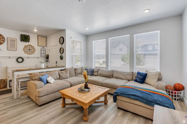 4961 W WILLOWSTONE DR, Highland, UT 84003