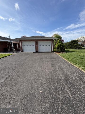 22157 HOLIDAY DR, Smithsburg, MD 21783