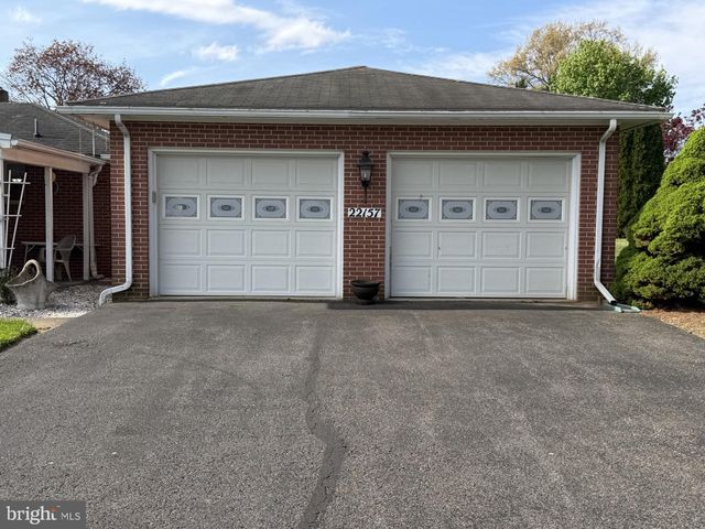 22157 HOLIDAY DR, Smithsburg, MD 21783