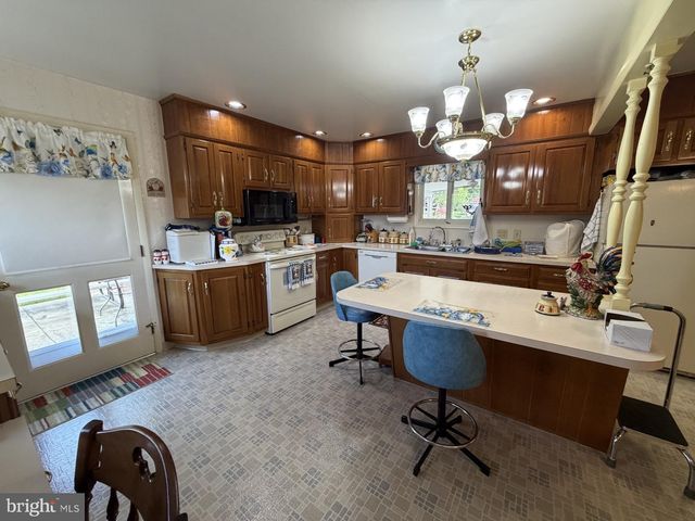 22157 HOLIDAY DR, Smithsburg, MD 21783