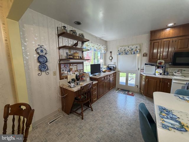 22157 HOLIDAY DR, Smithsburg, MD 21783