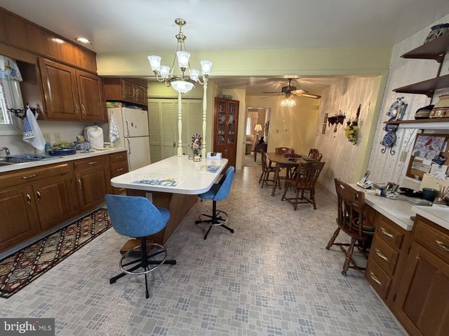22157 HOLIDAY DR, Smithsburg, MD 21783