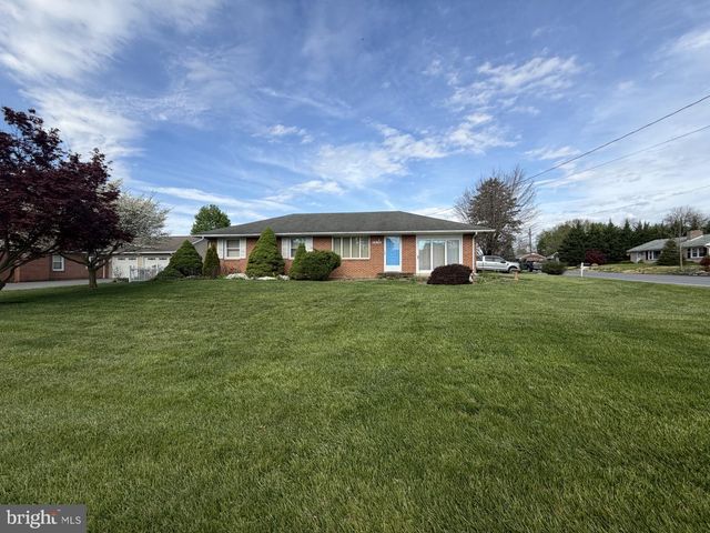 22157 HOLIDAY DR, Smithsburg, MD 21783