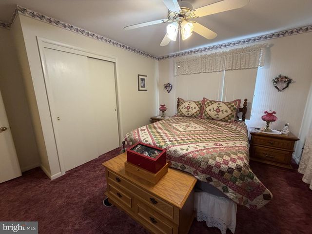22157 HOLIDAY DR, Smithsburg, MD 21783