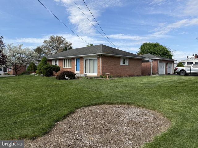 22157 HOLIDAY DR, Smithsburg, MD 21783
