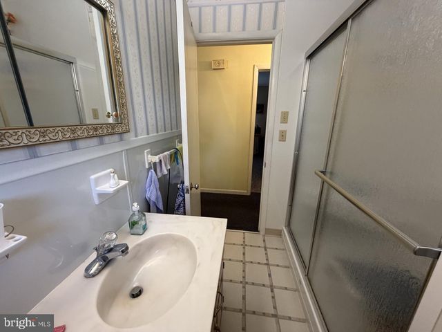 22157 HOLIDAY DR, Smithsburg, MD 21783