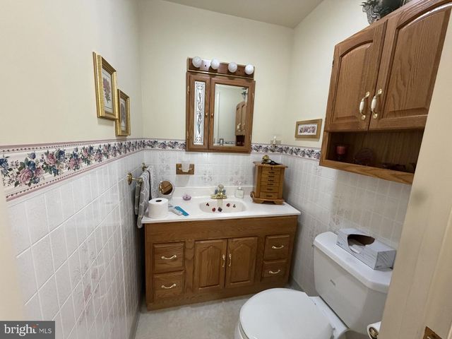 22157 HOLIDAY DR, Smithsburg, MD 21783