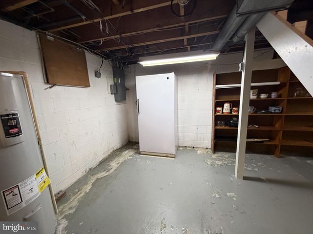 22157 HOLIDAY DR, Smithsburg, MD 21783
