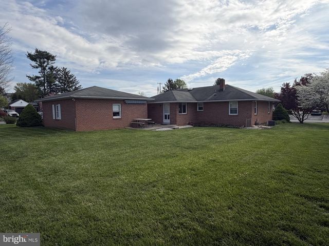 22157 HOLIDAY DR, Smithsburg, MD 21783