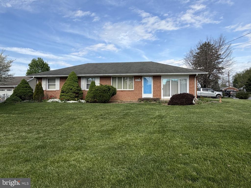 22157 HOLIDAY DR, Smithsburg, MD 21783
