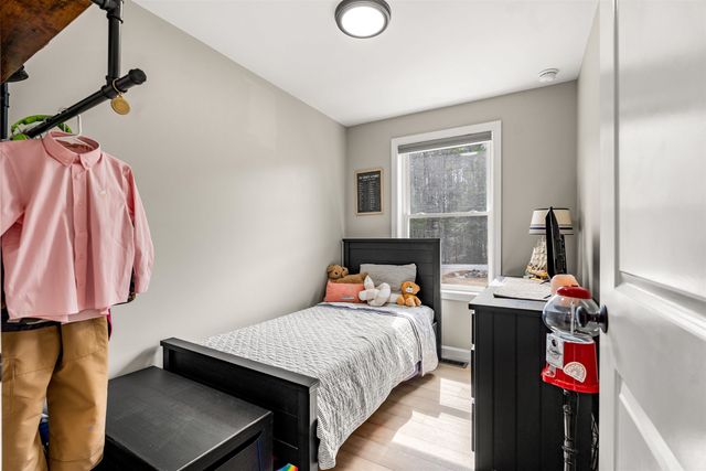 38 Peacham Road, Barnstead, NH 03225