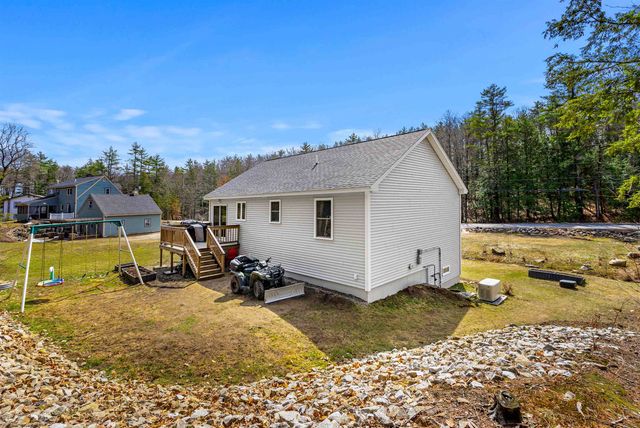38 Peacham Road, Barnstead, NH 03225