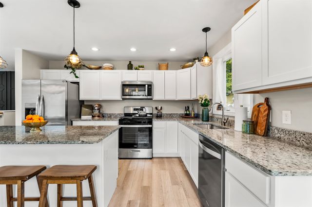38 Peacham Road, Barnstead, NH 03225
