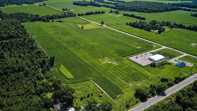 7200 B W Us Highway 12, Schwark Road, Three Oaks, MI 49128