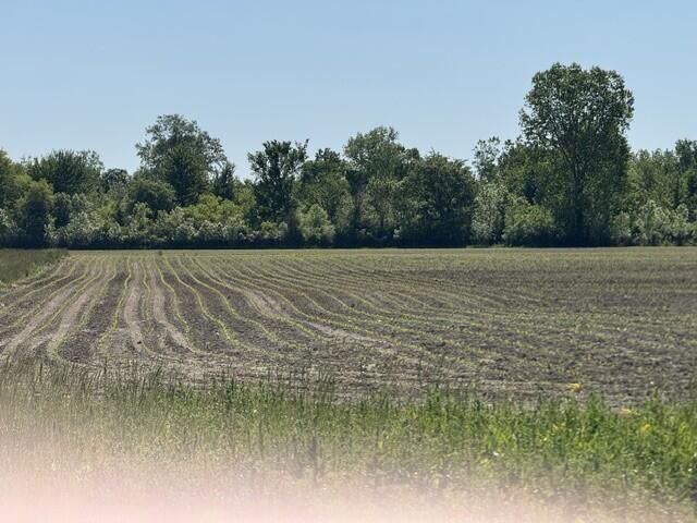 7200 B W Us Highway 12, Schwark Road, Three Oaks, MI 49128