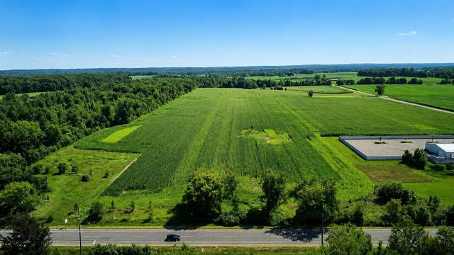 7200 B W Us Highway 12, Schwark Road, Three Oaks, MI 49128