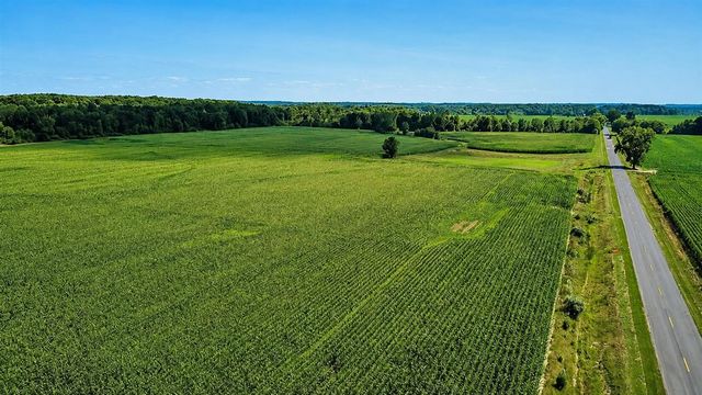 7200 B W Us Highway 12, Schwark Road, Three Oaks, MI 49128