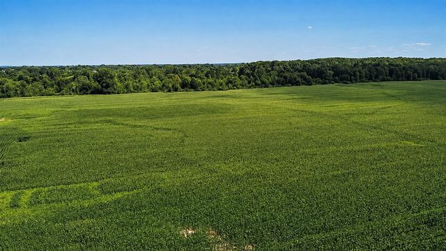 7200 B W Us Highway 12, Schwark Road, Three Oaks, MI 49128