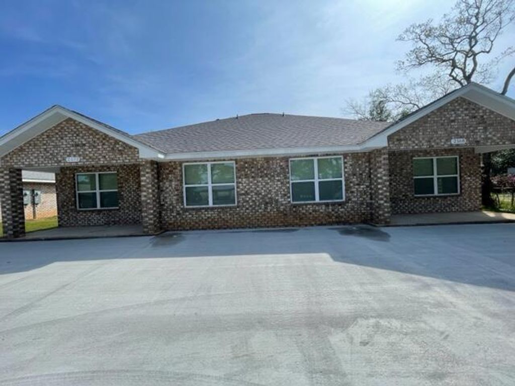 2168 Paloma Street, Navarre, FL 32566