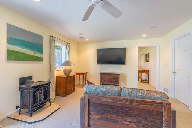 319 S Union Street, Douglas, MI 49406