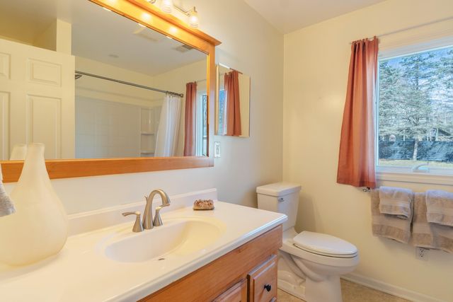 319 S Union Street, Douglas, MI 49406