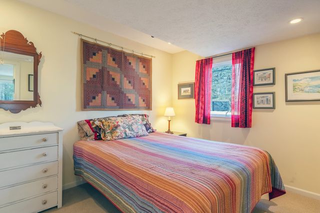 319 S Union Street, Douglas, MI 49406