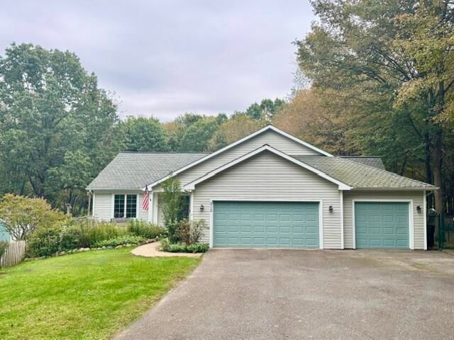 319 S Union Street, Douglas, MI 49406