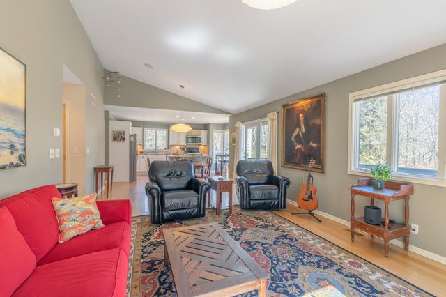 319 S Union Street, Douglas, MI 49406