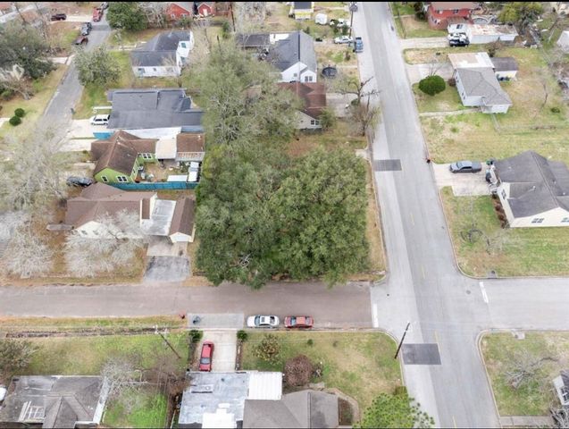 411 E Gulf Street, Baytown, TX 77520