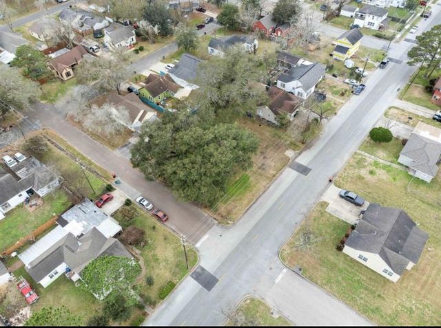 411 E Gulf Street, Baytown, TX 77520