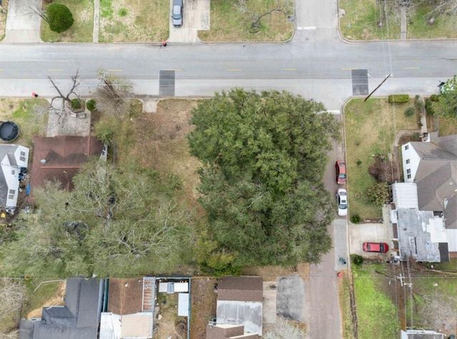 411 E Gulf Street, Baytown, TX 77520