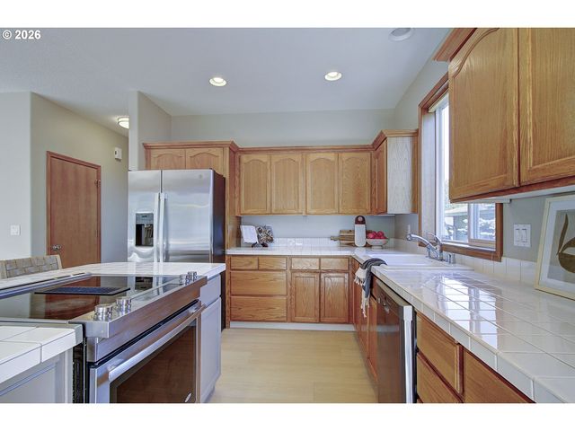 3464 Nw DAHLIA Dr, Camas, WA 98607
