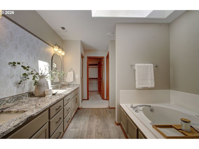 3464 Nw DAHLIA Dr, Camas, WA 98607