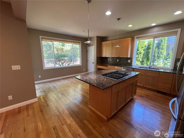 22840 NE 100th Place, Redmond, WA 98053