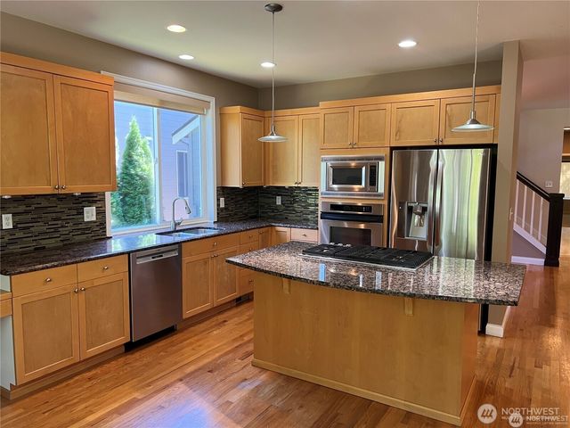 22840 NE 100th Place, Redmond, WA 98053