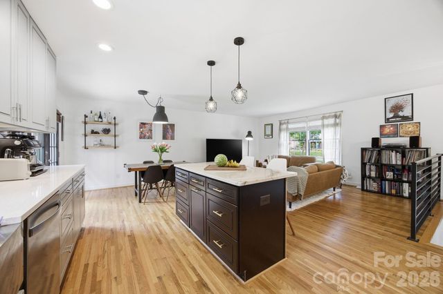 1325 Braeburn Road, Charlotte, NC 28211
