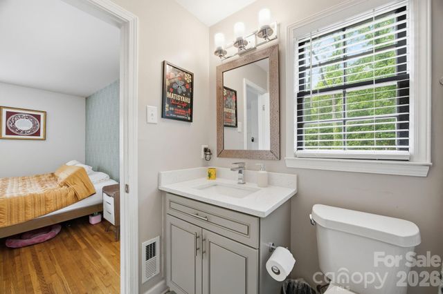 1325 Braeburn Road, Charlotte, NC 28211