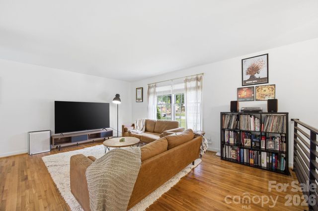 1325 Braeburn Road, Charlotte, NC 28211