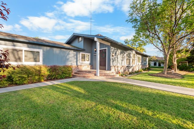 214 N Linwood Street, Visalia, CA 93291