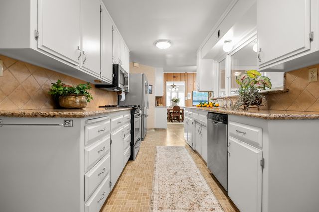 214 N Linwood Street, Visalia, CA 93291