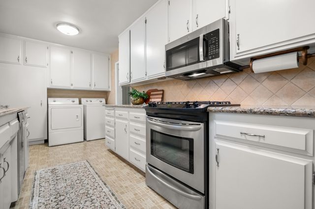 214 N Linwood Street, Visalia, CA 93291